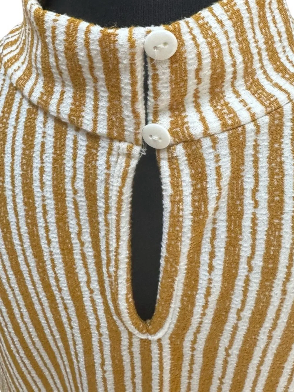 Cable & Gauge Sleeveless Mock Neck Striped Tank in Mustard and White Size L EUC
